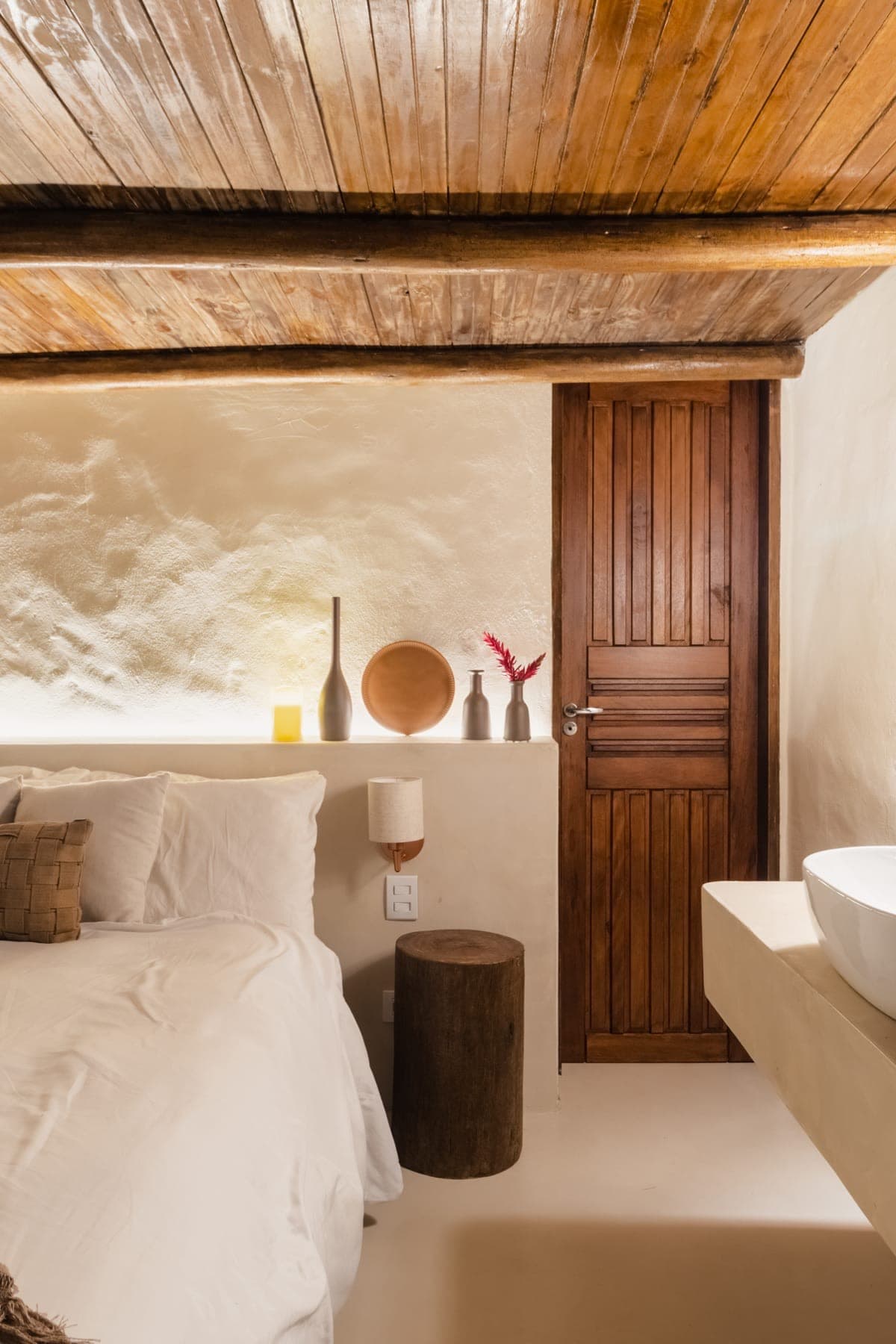 Quarto arrumado à espera do hóspede